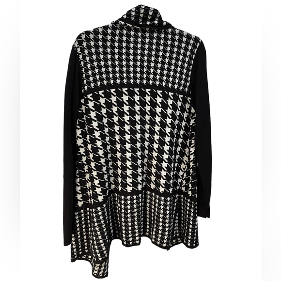 Dana Buchman Black & White Houndstooth Cardigan - Picture 4 of 13